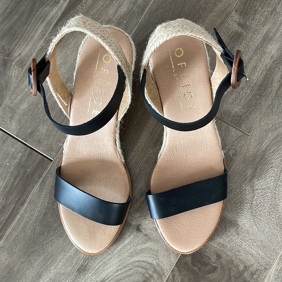 NWOT Office London sandals. - Picture 3 of 4